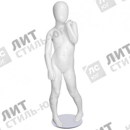 Манекен детский, стилизованный, белый глянец, для одежды в полный рост, на 4 года, стоячий прямо, левая рука согнута в локте